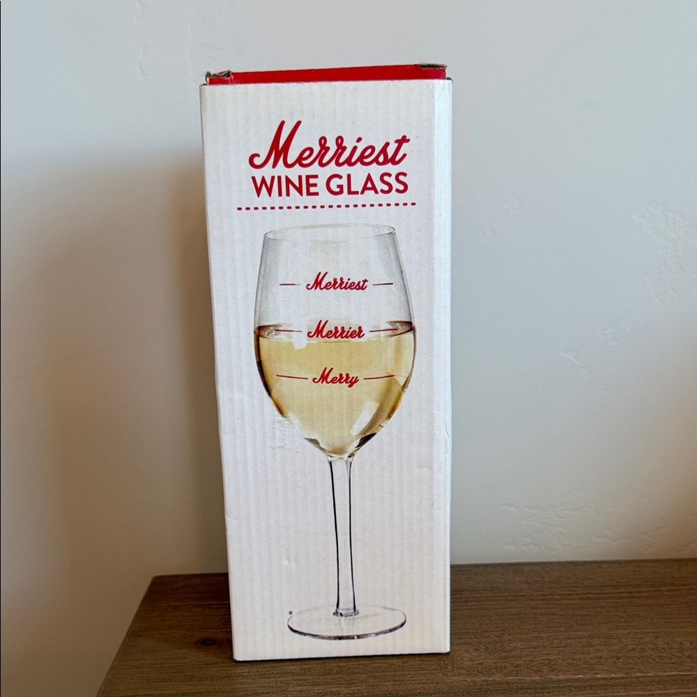 🎈Two’s Company Merriest Wine Glass, New in Package